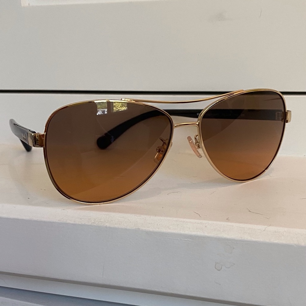 Coach Horse And Carriage Pilot Sunglasses